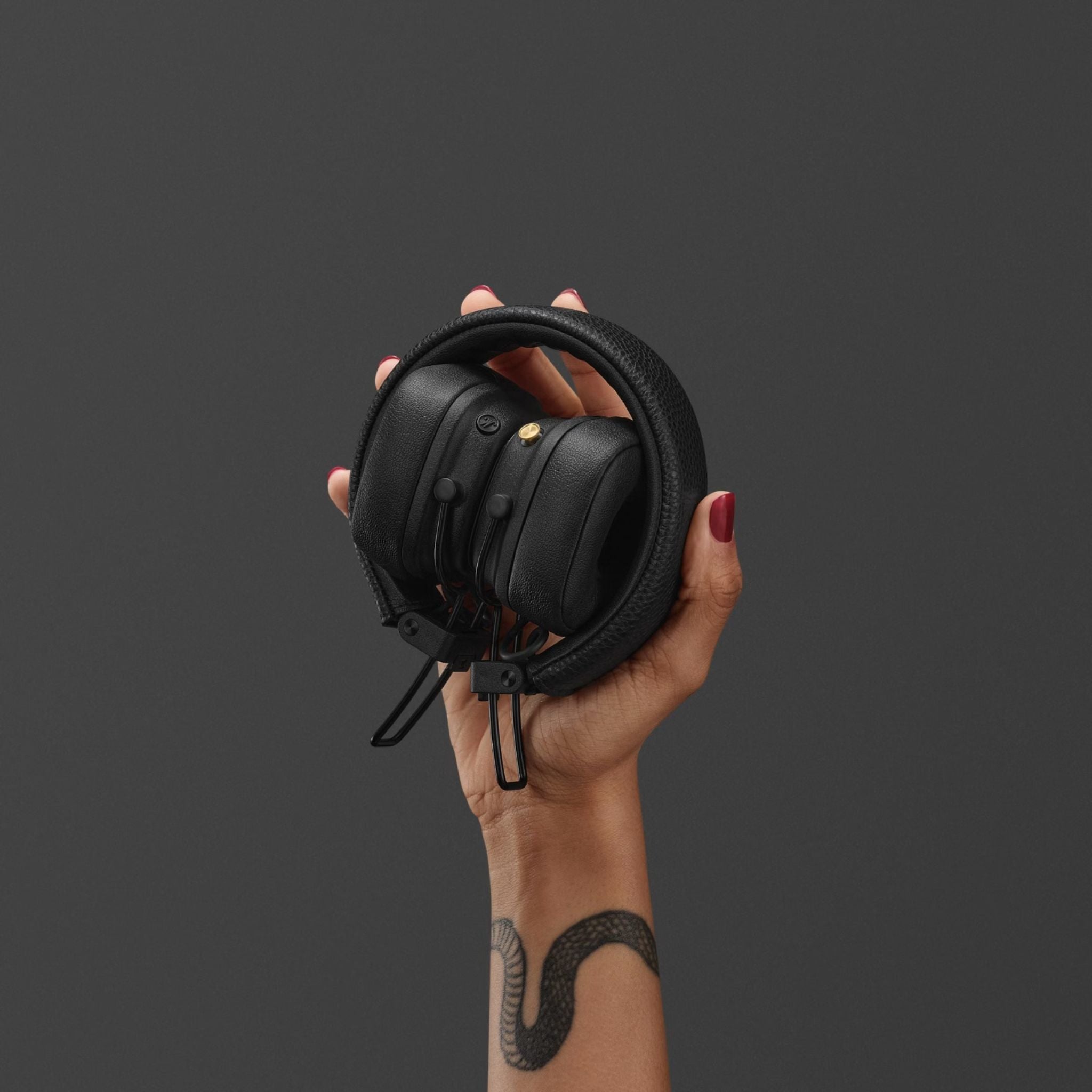 Marshall Major V Wireless On-Ear Headphones with Rugged & Foldable Design, Wireless Charging, 3 Hours Charging Time, Customizable M-Button, Bluetooth Version 5.3, Up to 100 Hours Play Time - Black