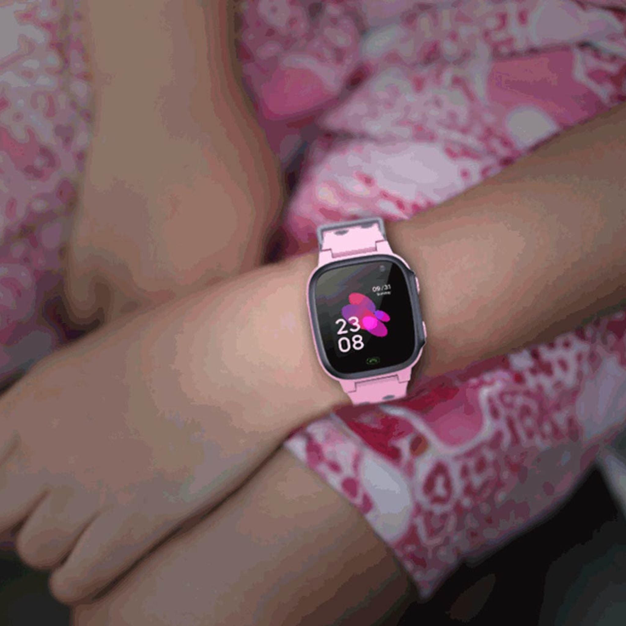 Green Lion Kids Smart Watch Series 1, Touch Control Method, Charging with Micro USB Cable, 5 Days Standby Time, 400 mAh Battery, 32 MB RAM, HD Camera - Pink